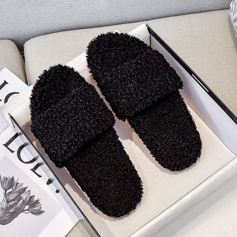 Winter 2021 Warm women's shoes fashion design plush outer wear and indoor flat slippers large size 41-42 free shipping