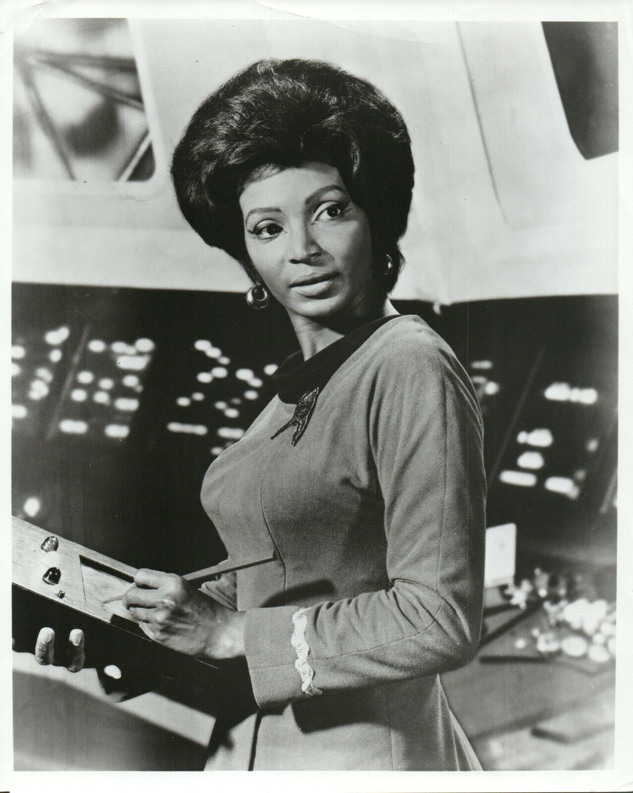 NICHELLE NICHOLS Actress STAR TREK Original Series 8x10 Promo Press News Photo Poster painting