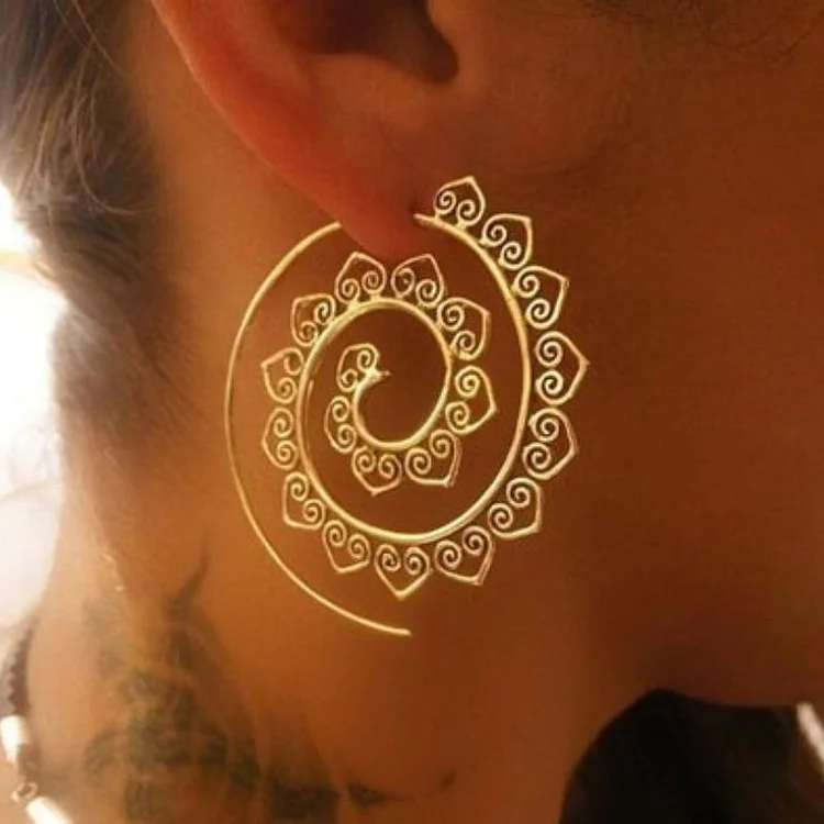 Creative spiral drop earrings with drill