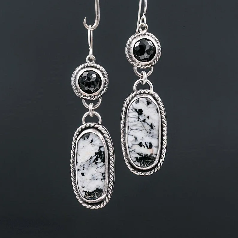 Vintage Round Black Stone Earrings Ancient Silver Color Oval Painting Black White Pattern Hook Dangle Earrings for Women Jewelry