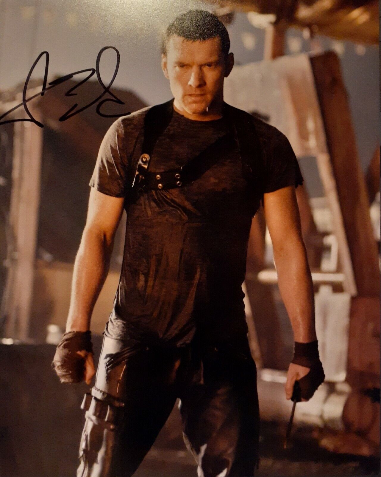 Sam Worthington signed 8x10