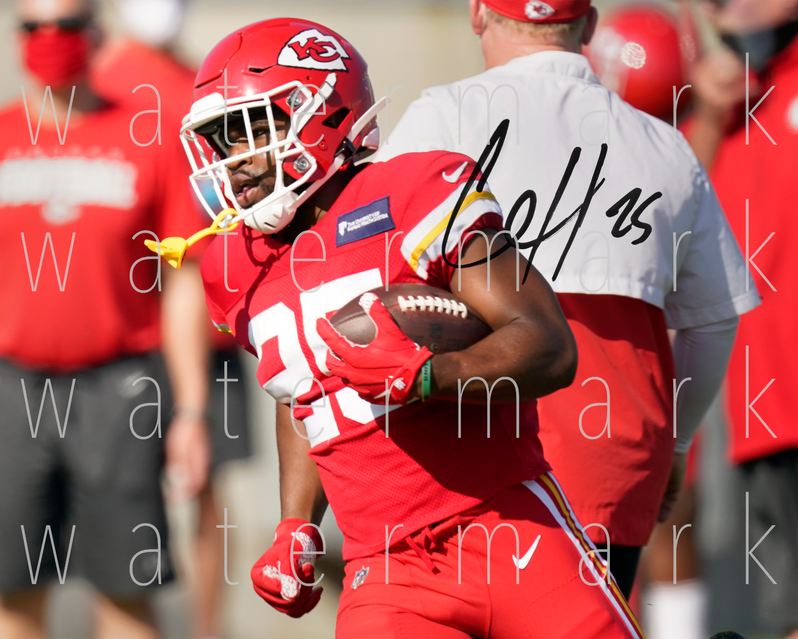 Clyde Edwards-Helaire KC Chiefs NFL signed 8X10 print Photo Poster painting poster autograph RP