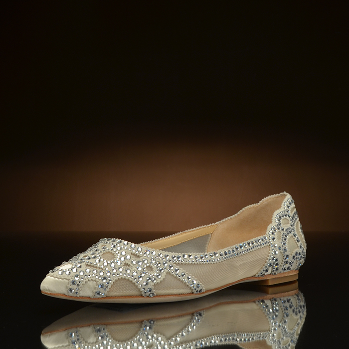 Champagne Pointy Toe Bridal Shoes with Rhinestones Vdcoo