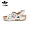 D&aacute;msk&eacute; kožen&eacute; sand&aacute;ly Adidas&reg; 2025, stylov&aacute; platforma