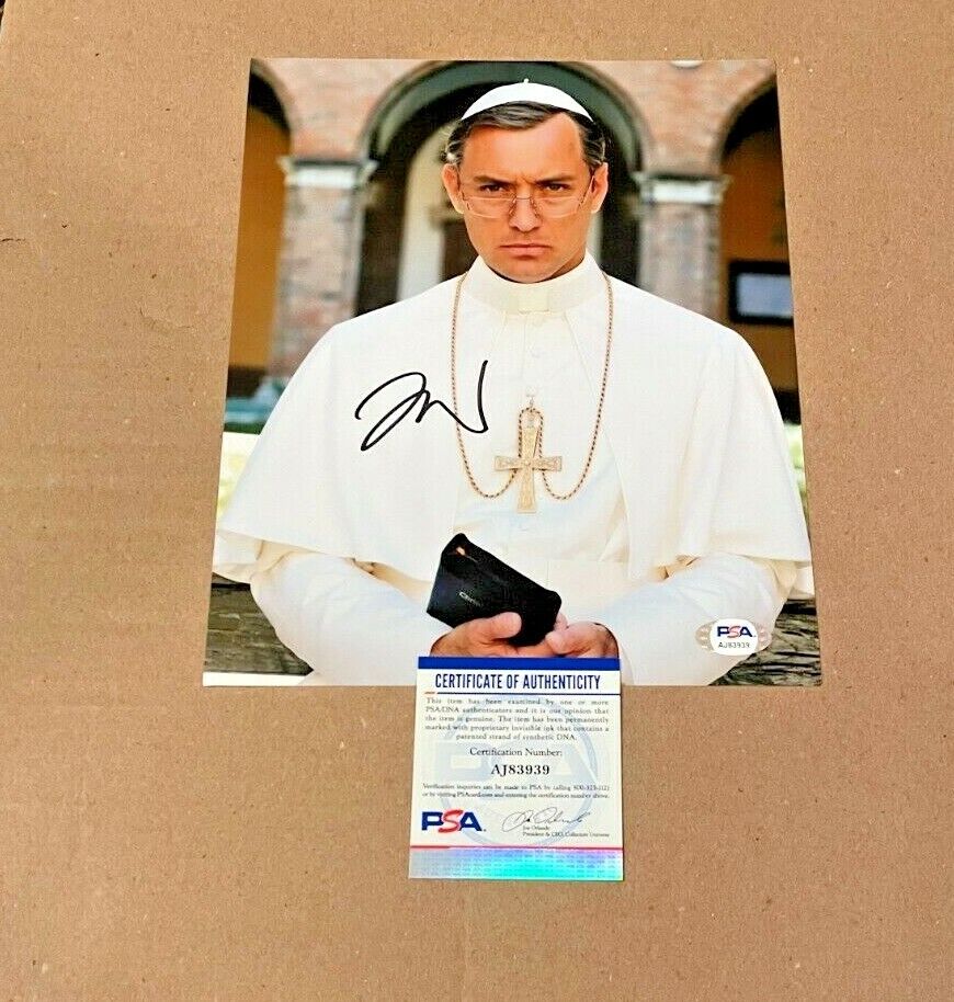 JUDE LAW SIGNED YOUNG POPE 8X10 Photo Poster painting PSA/DNA CERTIFIED