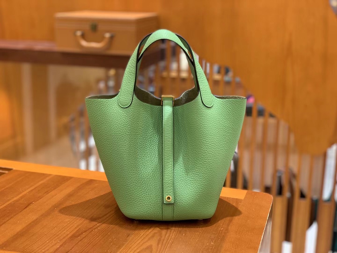 Hermes Picotin lock Bag 18cm in Avocado Gold Hardware