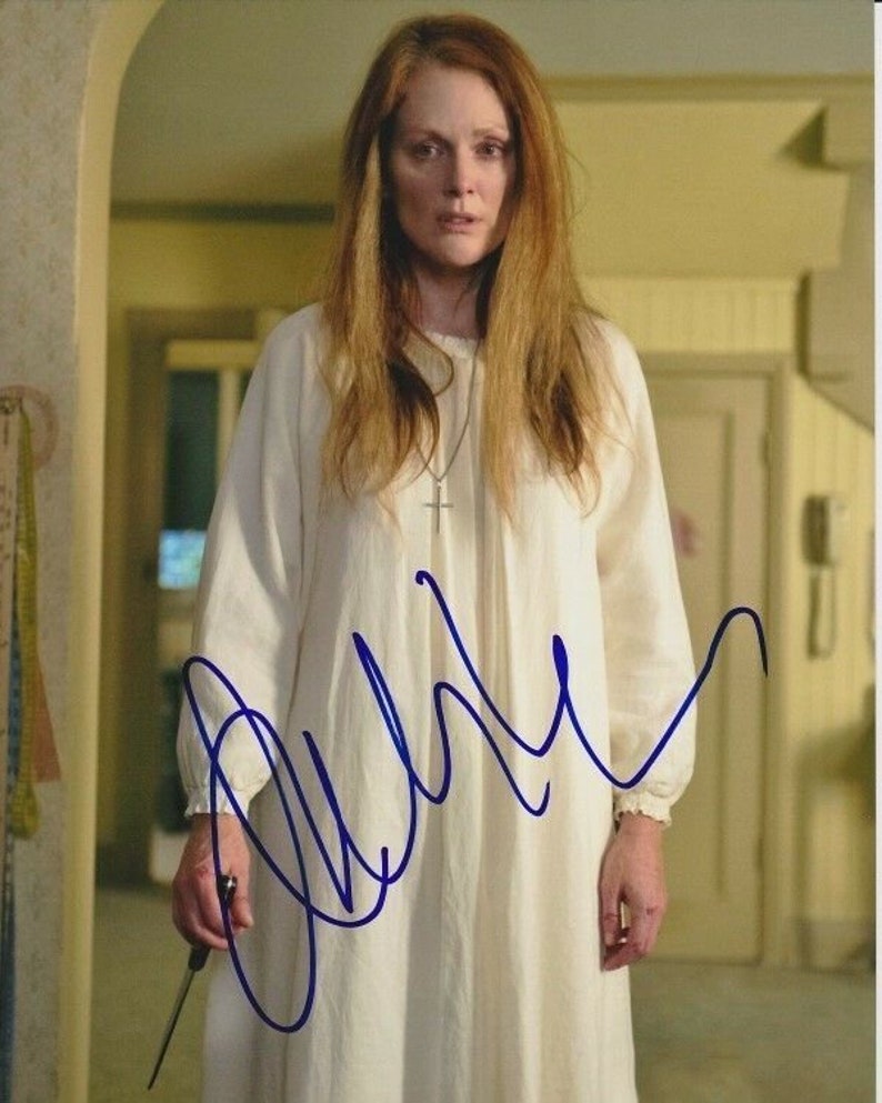 Julianne moore signed autographed carrie margaret white Photo Poster painting