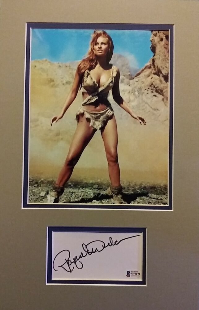 Raquel Welch signed Beckett