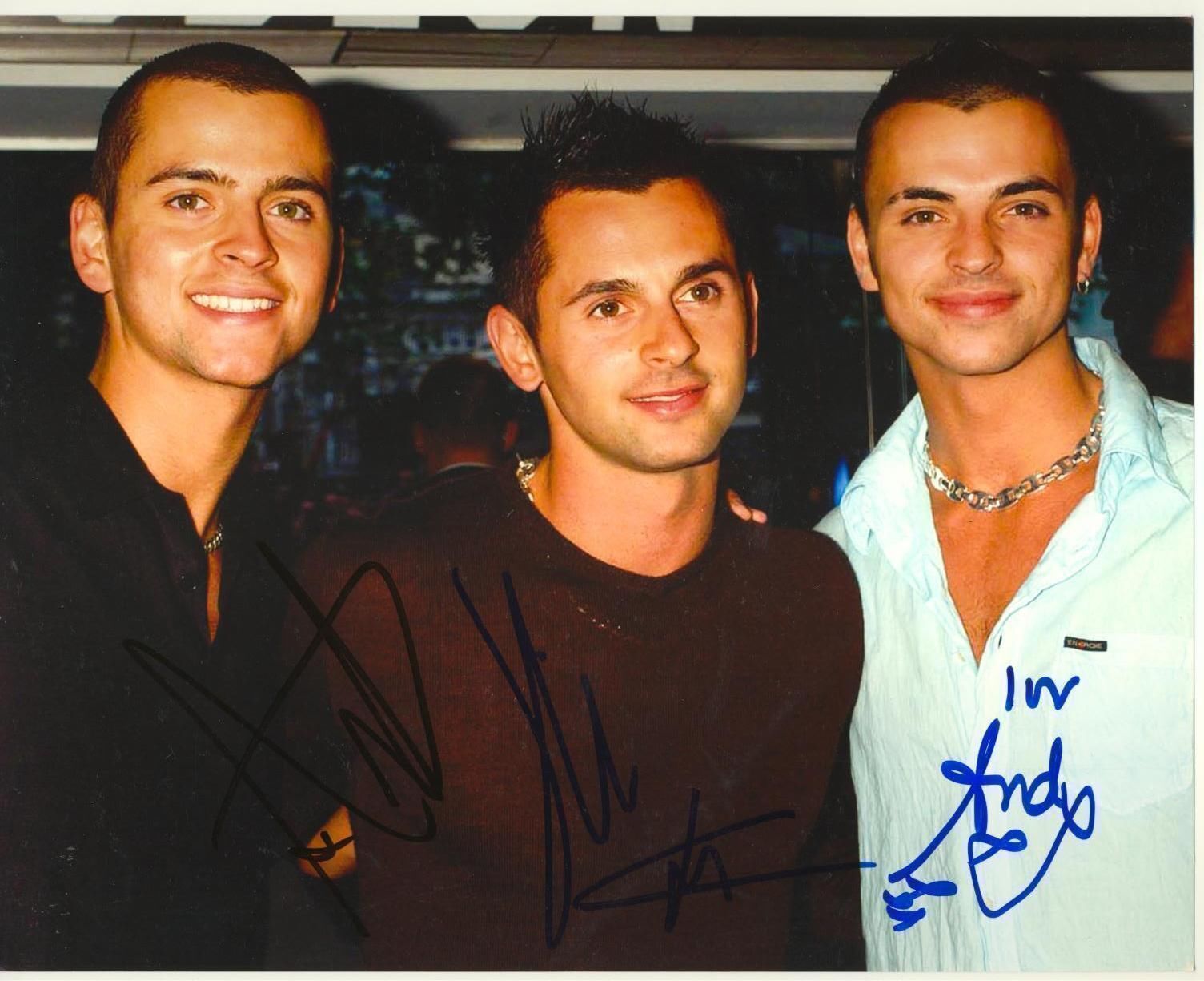 3SL Group Shot Autograph Signed by 3 8x10 Photo Poster painting MUSIC AFTAL [9030]