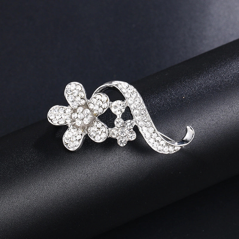 Elegant Pin Leaf Flower Butterfly Alloy Plating Inlay Rhinestones Pearl Women’S Brooches