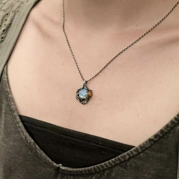 🌙Rainbow Moonstone Rose Necklace🌹