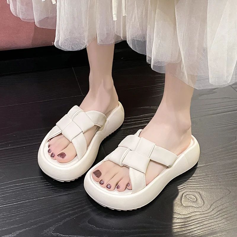 Breakj New Platform Sandals Female Summer Wear Sense Sandals Light Summer Fashion Beach Flip-flops Female Slippers Women