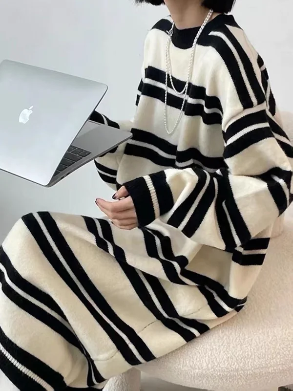 Urban Loose Long Sleeves Striped Round-Neck Midi Dresses