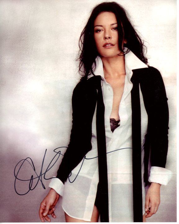 CATHERINE ZETA - JONES signed autographed 8x10 Photo Poster painting