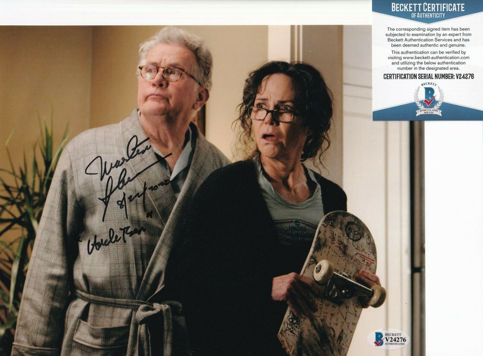 MARTIN SHEEN signed (THE AMAZING SPIDER MAN) Movie 8X10 Photo Poster painting BECKETT BAS V24276