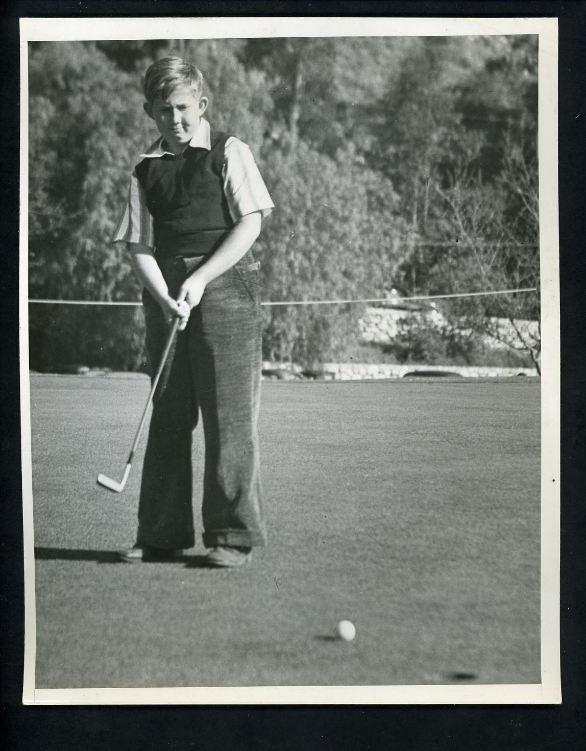 12 year old Bob Rosburg putting 1939 golf Press Photo Poster painting