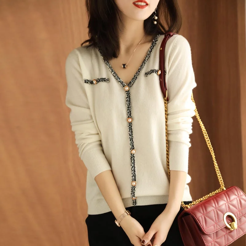 V-Neck Pearl Buckle Short Sweater with Small Fragrance