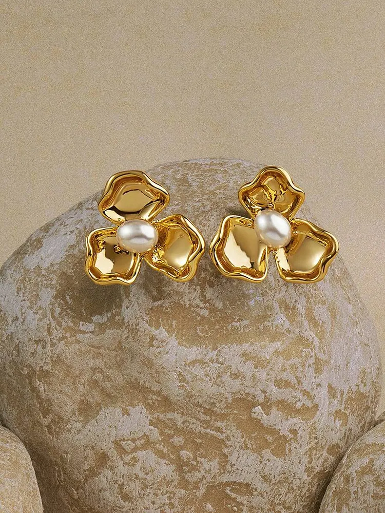 Pearl Shell Bloom Stud Earrings