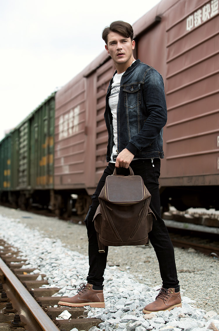 Outdoor Model Show of Woosir Large Vintage Leather Backpack