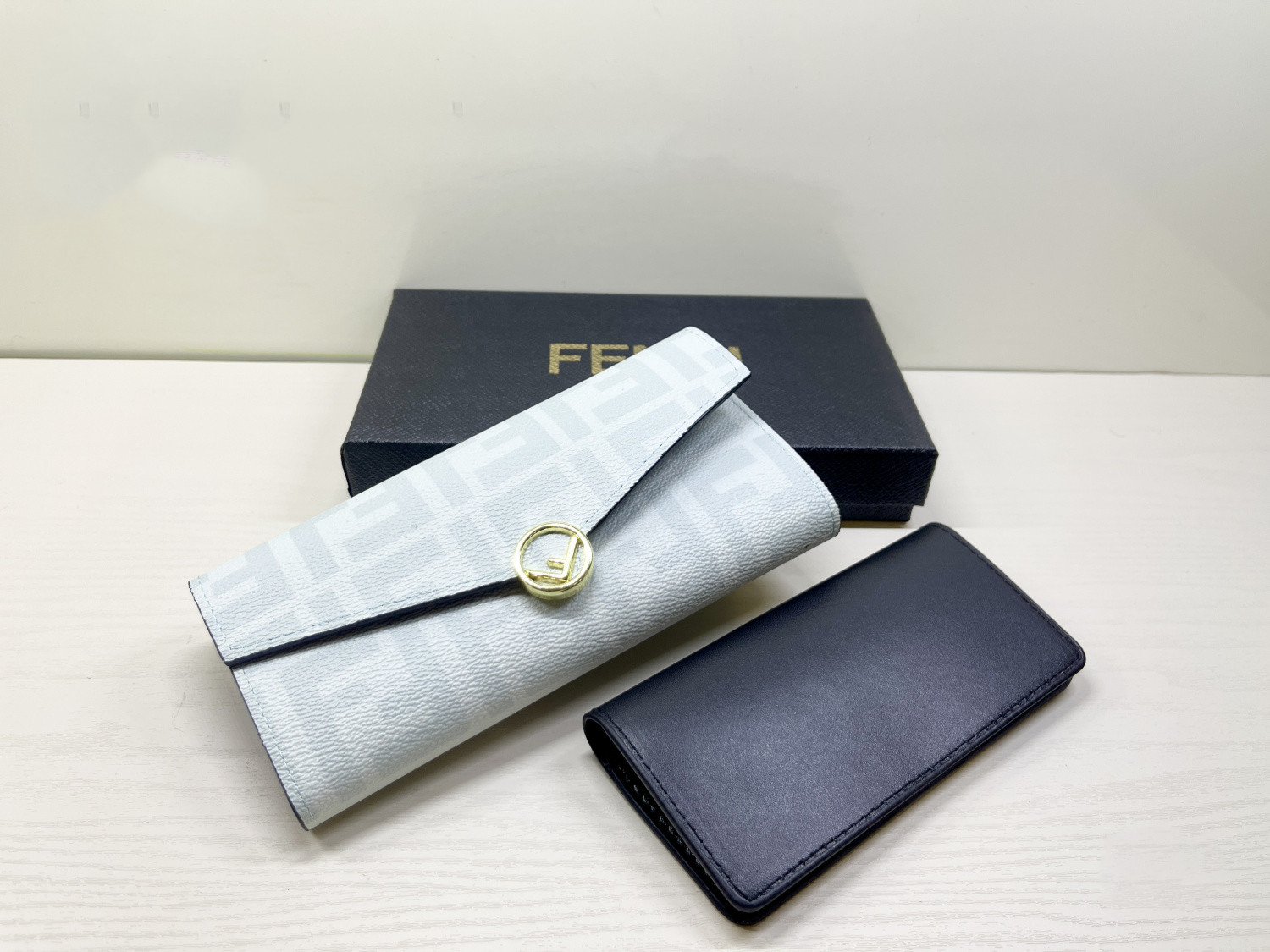 【Only 1,000 pieces sold at a discounted price】 2024 new Fendi wallets