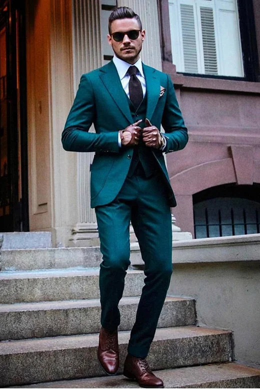 Simple Green Reception Wedding Suit For Groom Notched Lapel With Three Pieces
