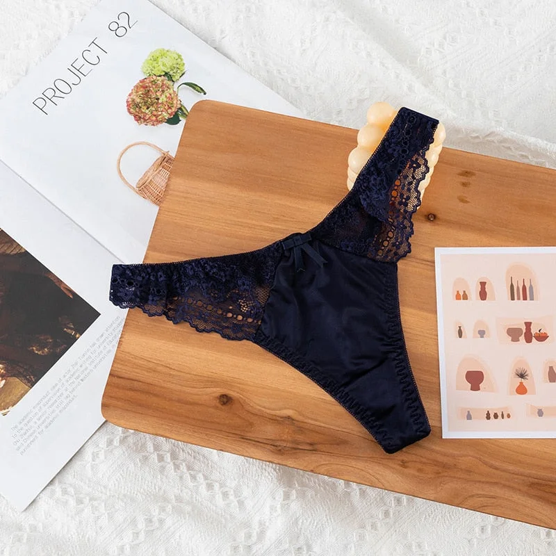 European Style Sexy Thongs Fashion Hollowed Out Comfort Panties Low Waist Seamless G-String T Pants Sexy Lace Panties Lingerie