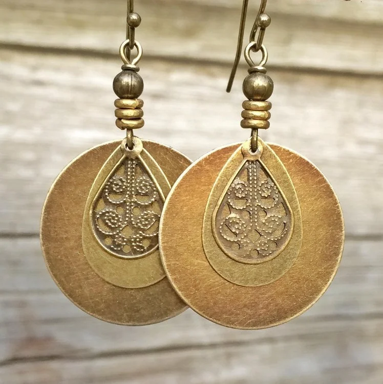 Bohemian retro ethnic style distressed bronze circle carved earrings