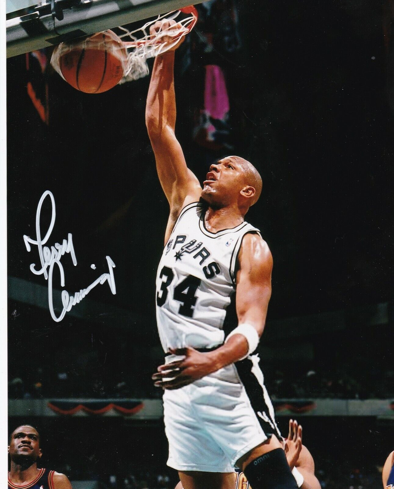 TERRY CUMMINGS SAN ANTONIO SPURS ACTION SIGNED 8x10 Photo Poster painting