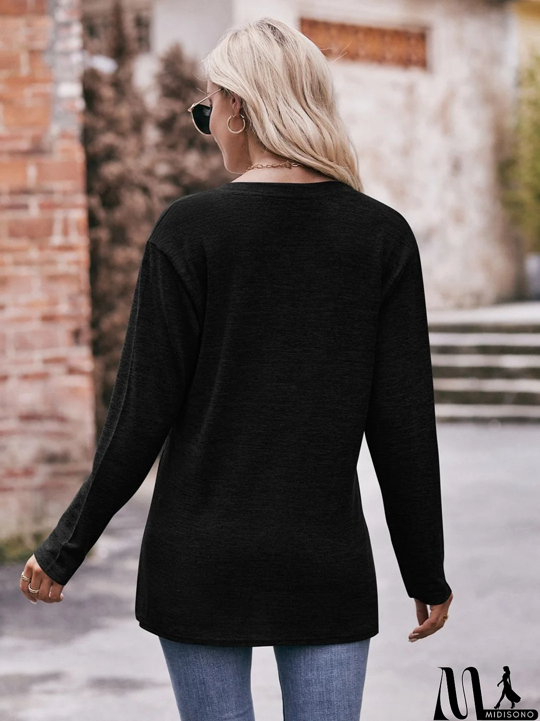 MidiSono - Chic and Versatile Tank top