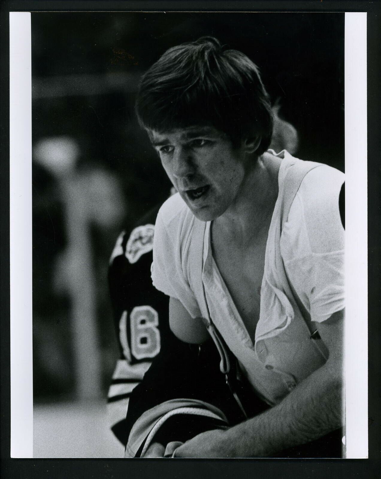 Terry O'Reilly after fight w/ Gillies 1970's Press Photo Poster painting Boston Bruins Islanders