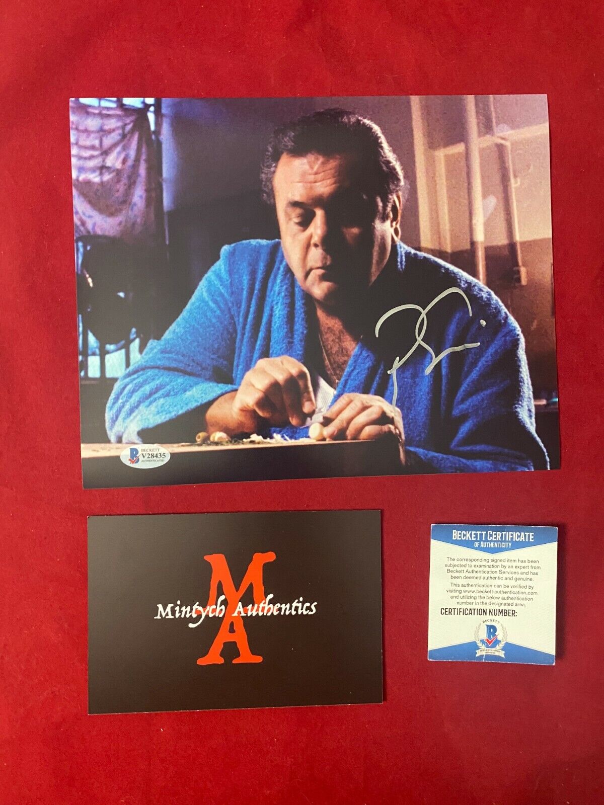 PAUL SORVINO AUTOGRAPHED SIGNED 8X10 Photo Poster painting! GOODFELLAS! BECKETT COA UNCLE PAULIE