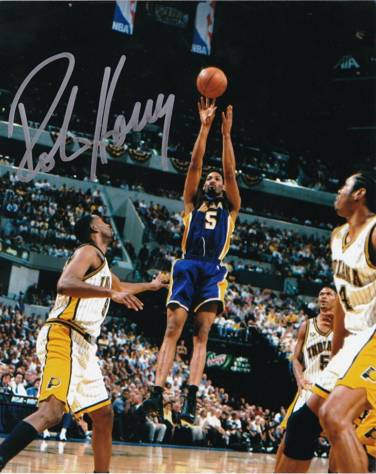 ROBERT HORRY LOS ANGELES LAKERS ACTION SIGNED 8x10