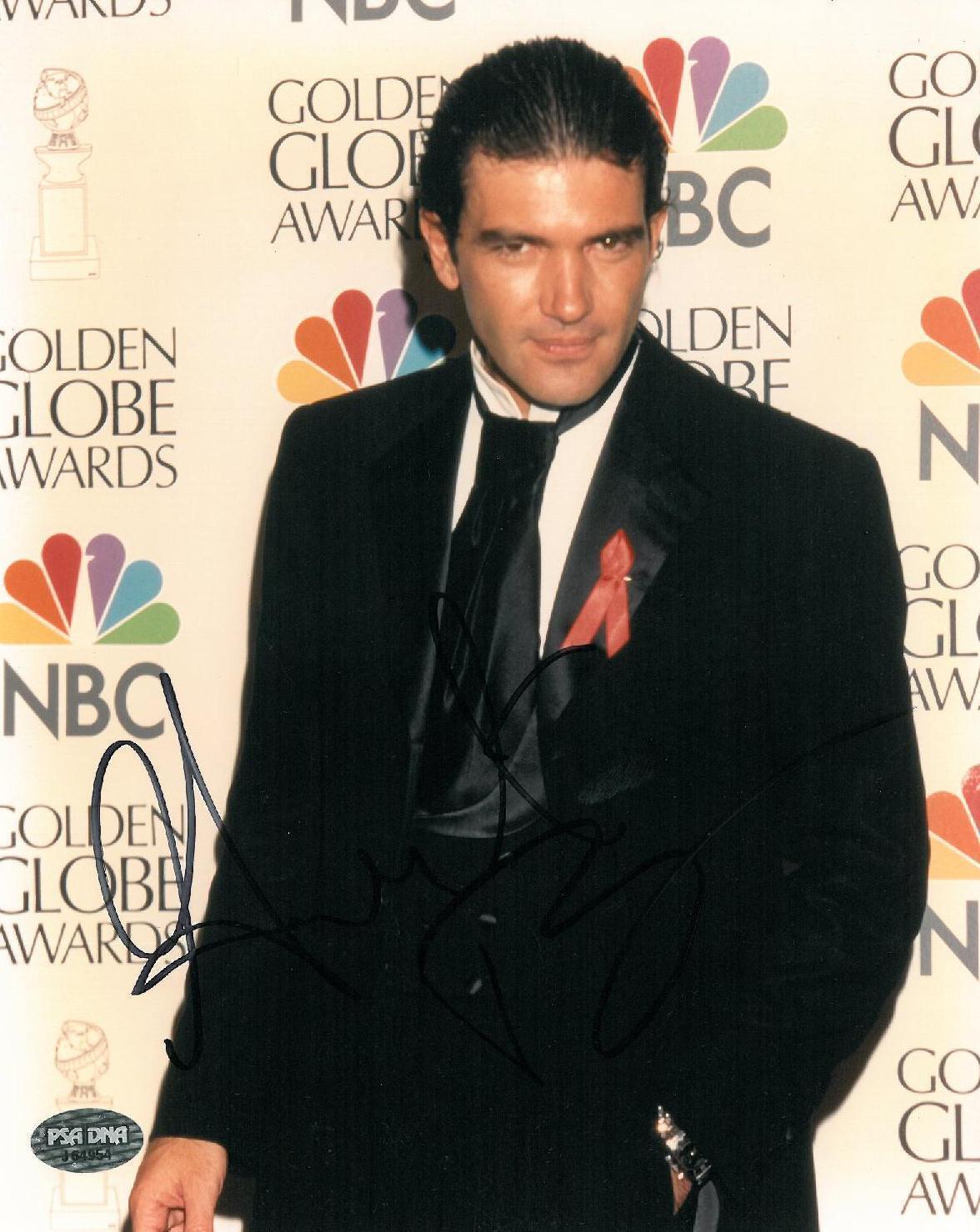 Antonio Banderas Signed Golden Globe Autographed 8x10 Photo Poster painting (PSA/DNA) #J64954