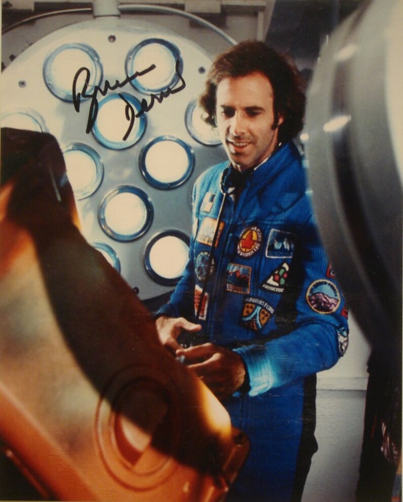 BRUCE DERN SIGNED Photo Poster painting Silent Running wcoa