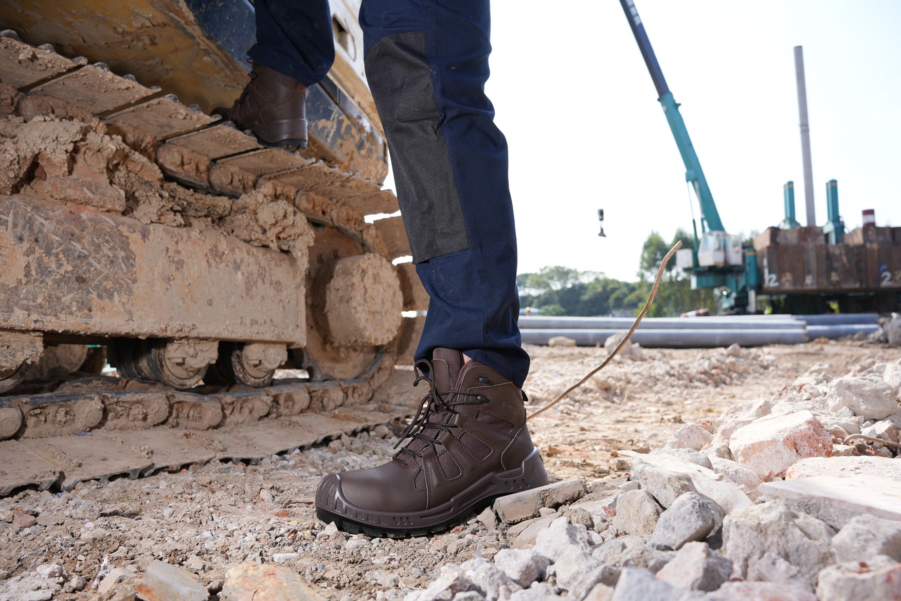 Why Are EH Safety Shoes Necessary?