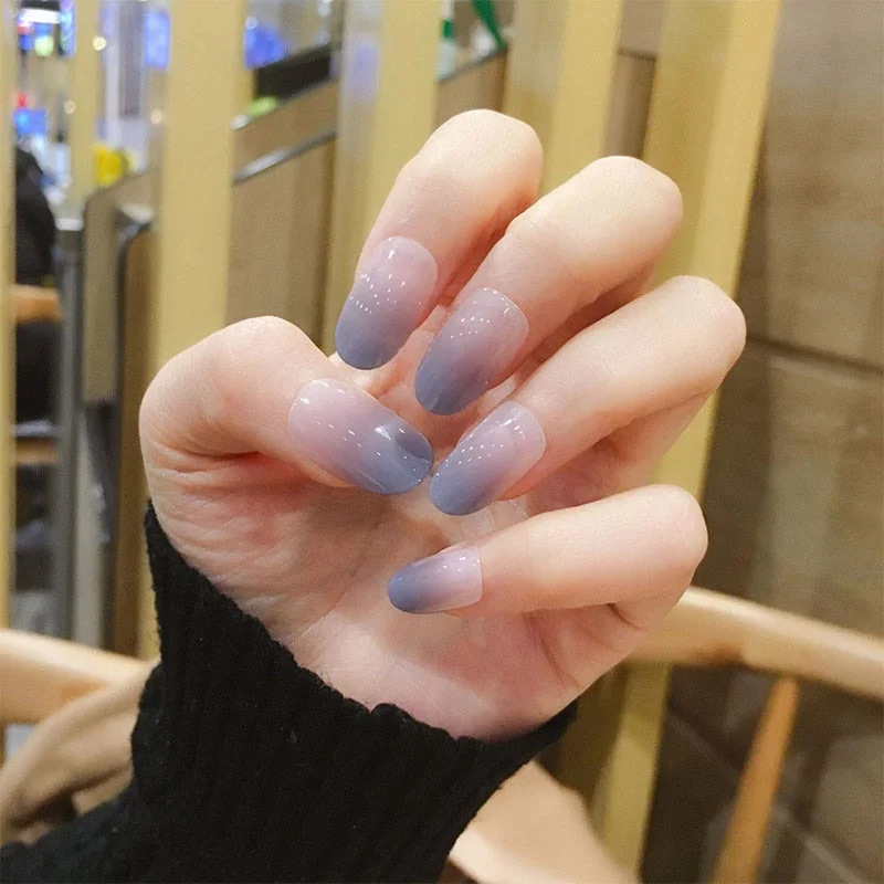 24pcs Girls Summer Holiday Gradient Blue Fake Nail Sweet Short Square Nail Art Tips with Glue Women Smooth Fake Nail press on-Nail Inspo