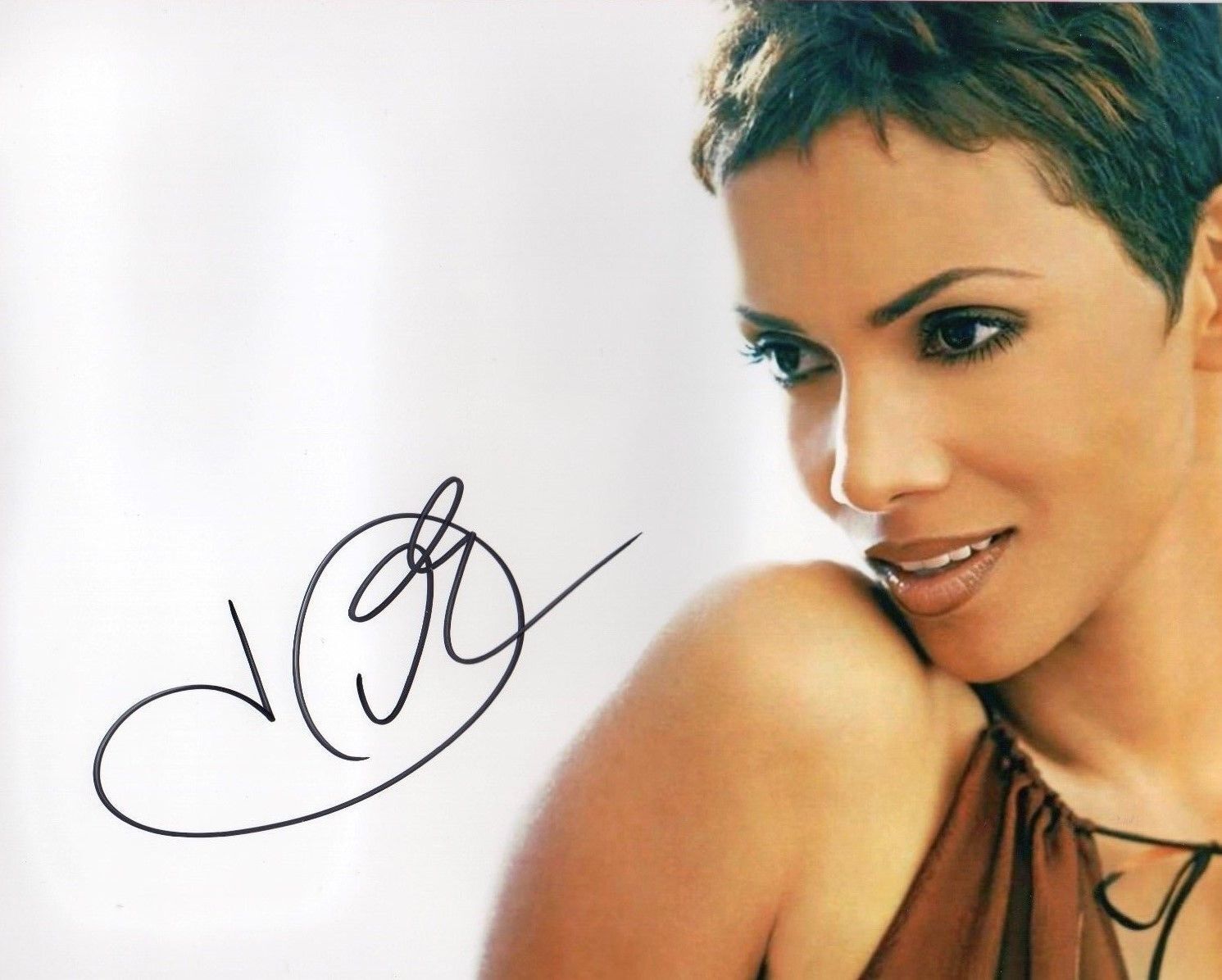 HALLE BERRY AUTOGRAPHED SIGNED A4 PP POSTER Photo Poster painting PRINT 39