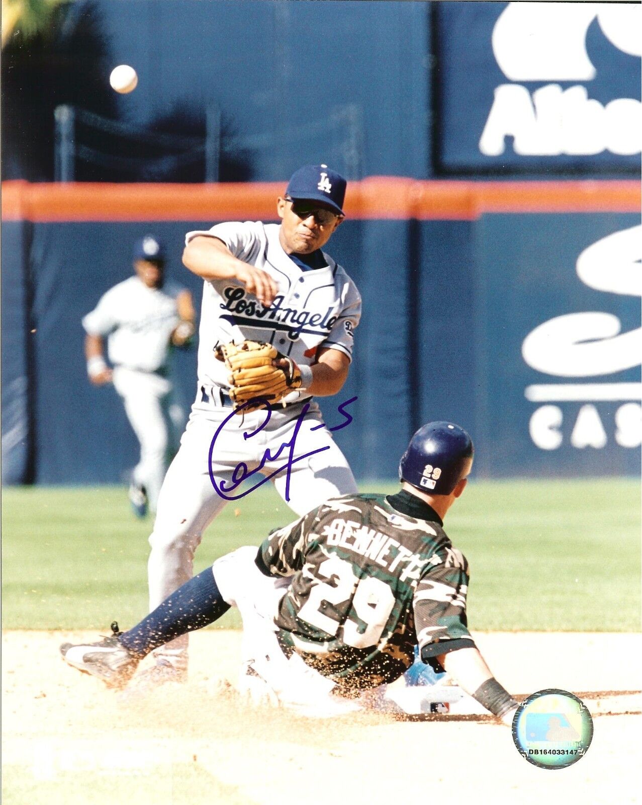 Cesar Izturis autographed 8x10 Los Angeles Dodgers#S1129