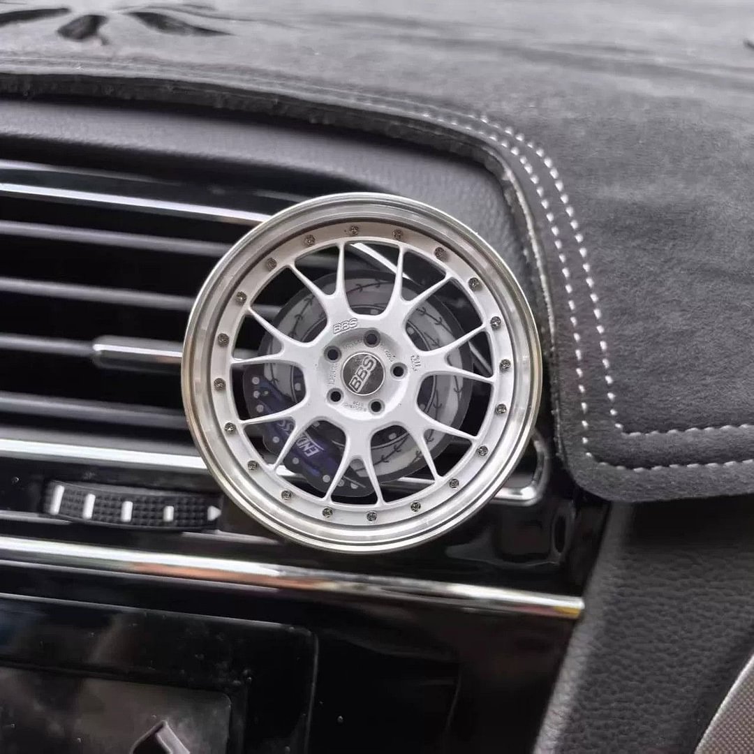 Car-mounted forged aluminum alloy wheel-shaped air freshener (car logo can be customized)