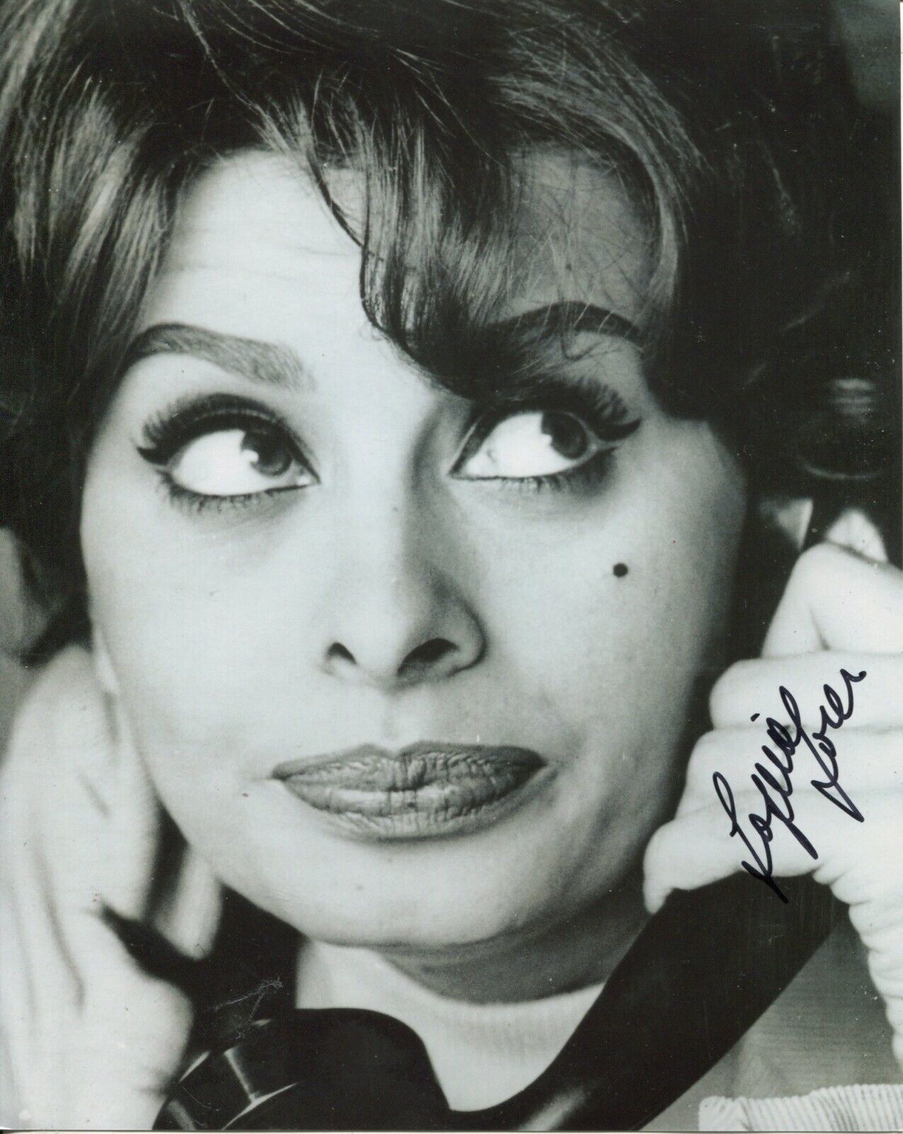 Sophia Loren signed 8x10 movie scene Photo Poster painting - UACC DEALER