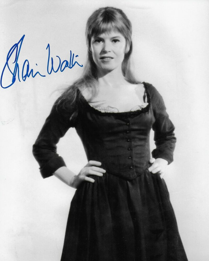 Shani Wallis Signed Photo Poster painting - Nancy from Lional Bart's Oliver! (1968) - RARE!!! #2