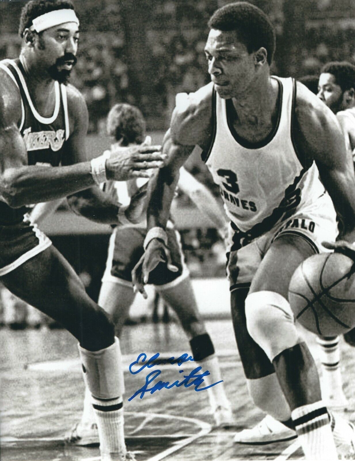 Signed 8x10 ELMORE SMITH Buffalo Braves Autographed Photo Poster painting w/COA