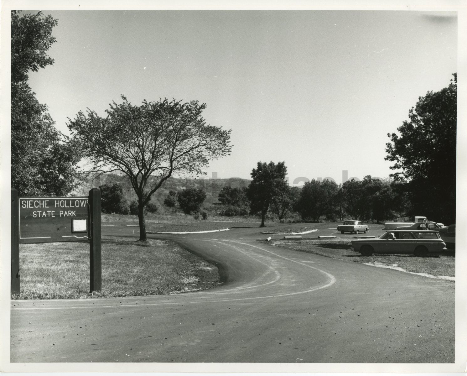 South Dakota History - Vintage 8x10 Publication Photo Poster painting - Sica Hollow State Park