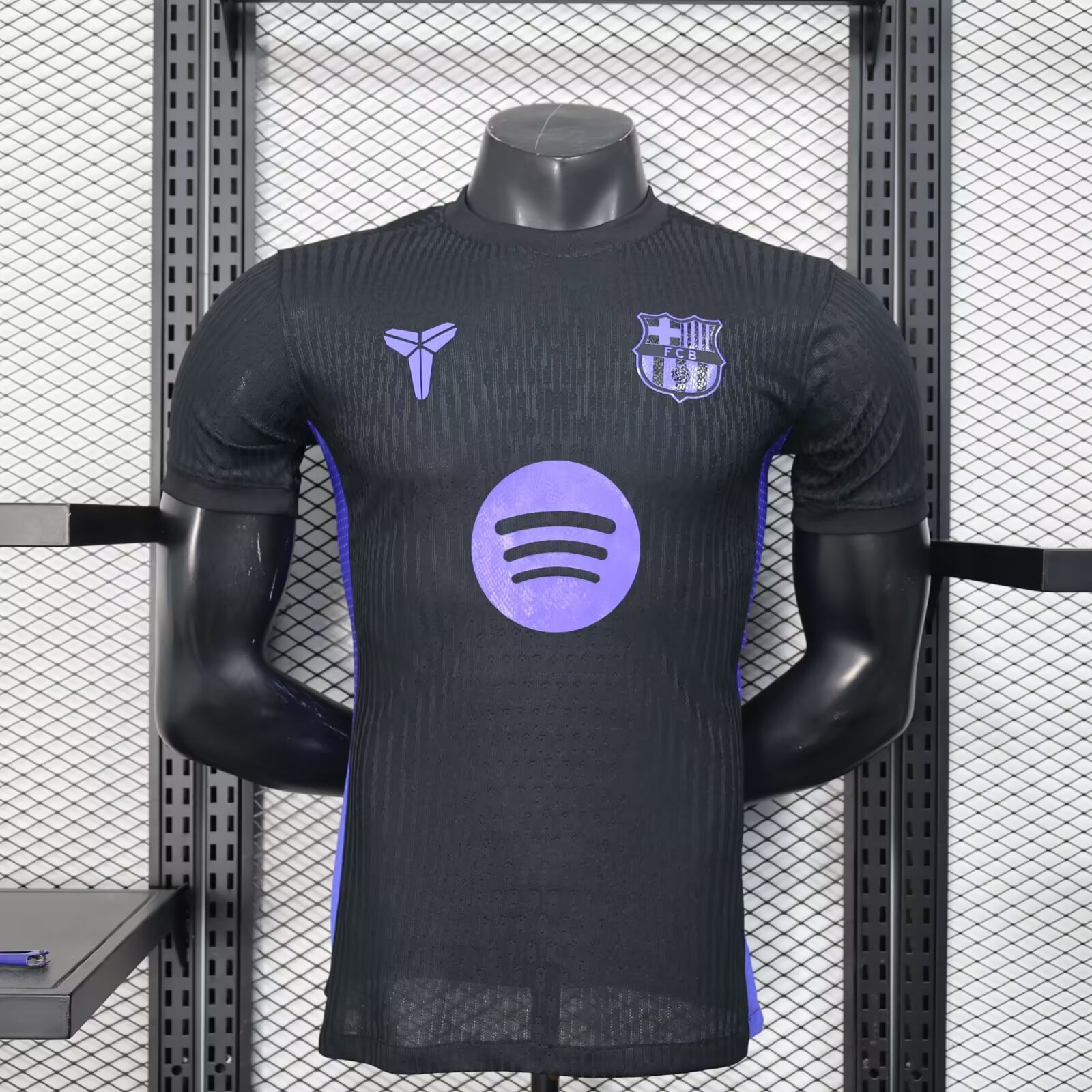 2025/26-Home-BAR-Retro-Player-B00654
