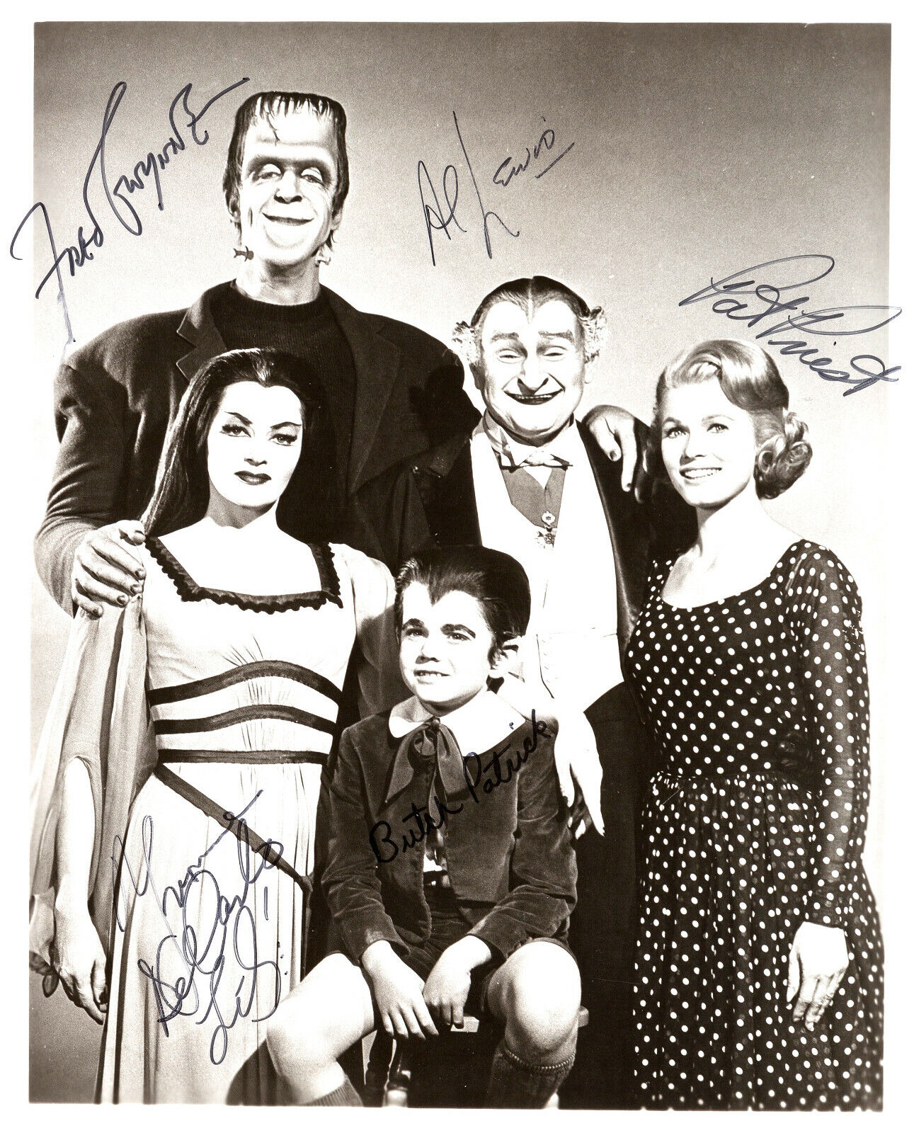 THE MUNSTERS TV Cast Signed x5 Photo Poster paintinggraph - Film & TV Actors - preprint