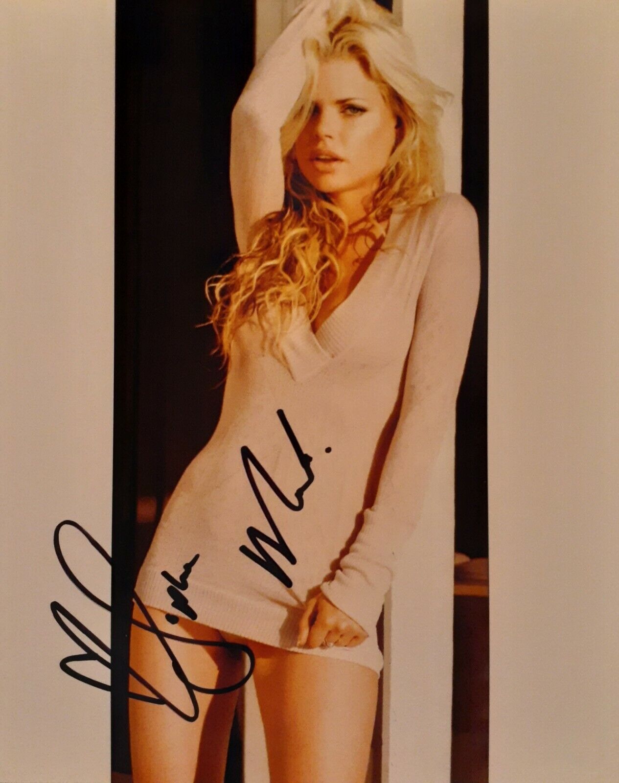 Sophie Monk signed 8x10