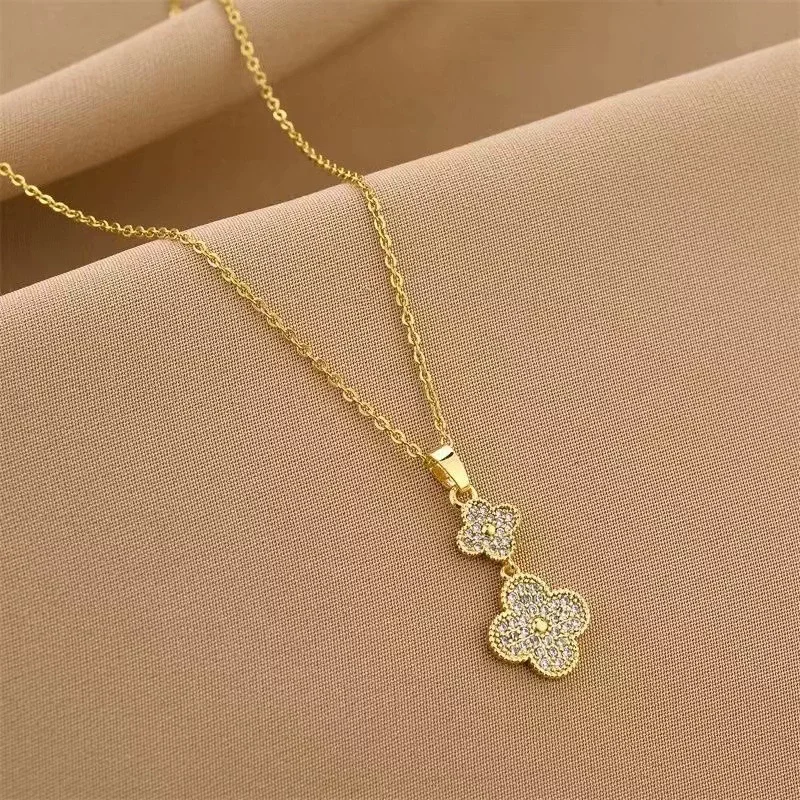 Zircon Two Petals Clover Necklace 