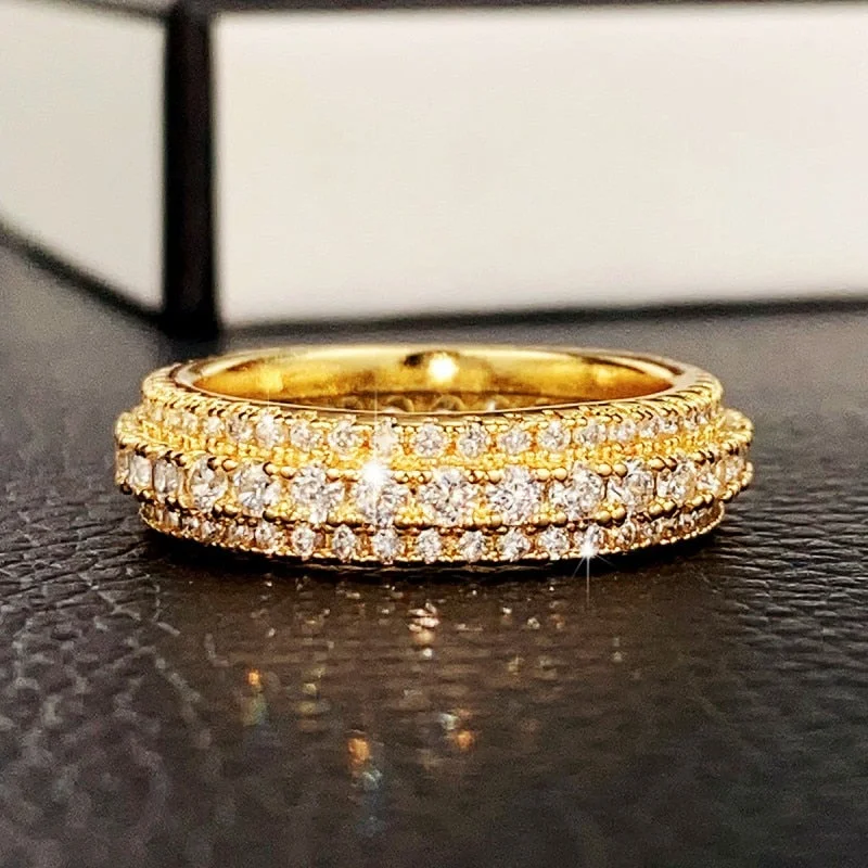 Huitan Fashion Gold Color Wedding Rings Women Full Paved Dazzling Cubic Zirconia High Quality Engagement Bands Jewelry Wholesale