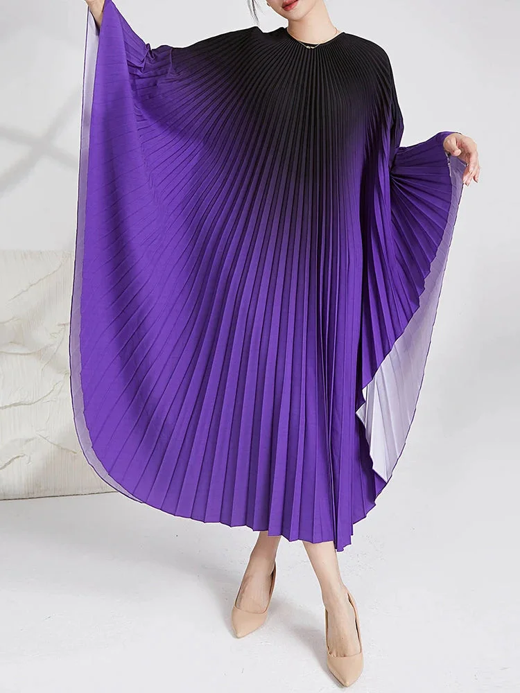 Art Green O-neck Gradient Pleated Ethereal Batwing Sleeve Dress