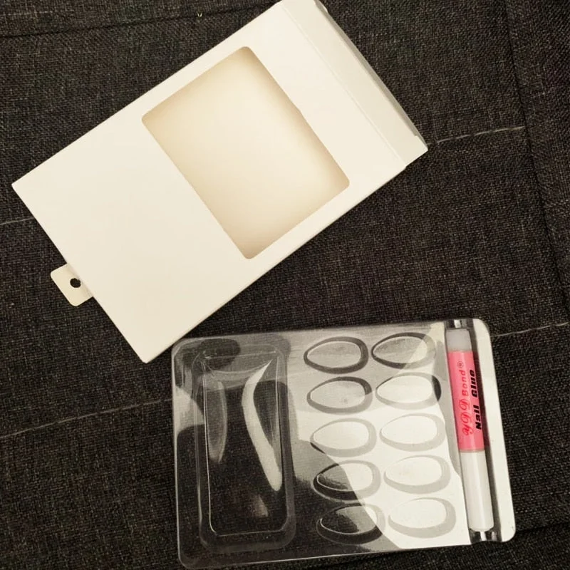 1 Box Fake Nail Packaging Box Customizable LOGO With Glue Lining White Plastic Window Design Pressed Nail Packaging Decoration